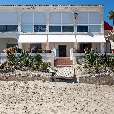 Beachfront Bliss: A Pie De Playa Ferienhaus