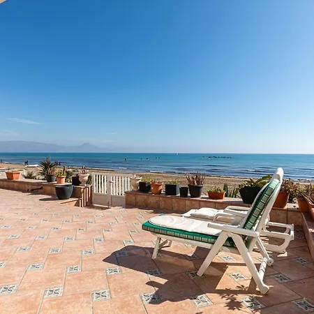 Ferienhaus Beachfront Bliss: A Pie De Playa Alicante