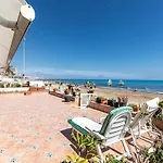 Beachfront Bliss: A Pie De Playa בית נופש