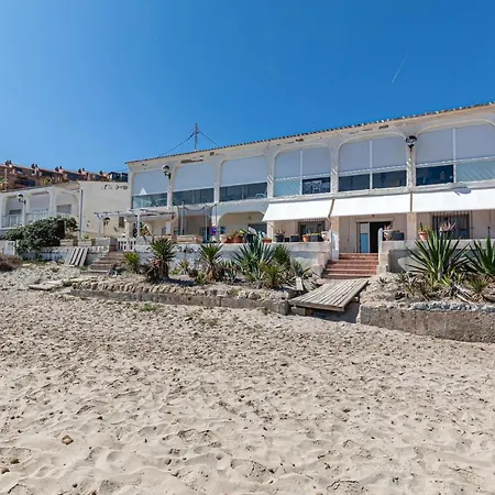 Beachfront Bliss: A Pie De Playa بيت للعطل لقنت