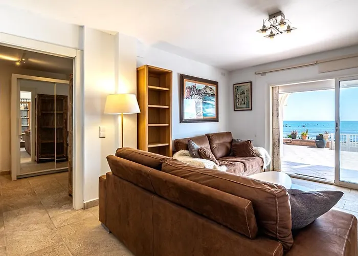 Beachfront Bliss: A Pie De Playa * Alicante