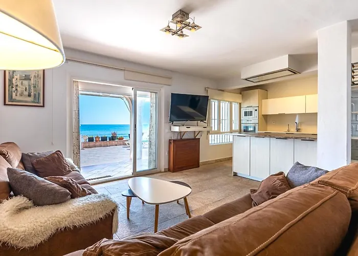 Beachfront Bliss: A Pie De Playa