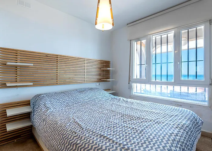 Beachfront Bliss: A Pie De Playa Vakantiehuis